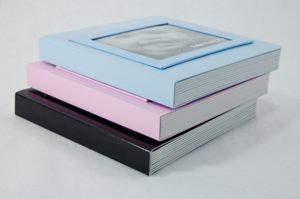 39996 MG 2680 children's book, board book photo album with die cut slots to insert pictures