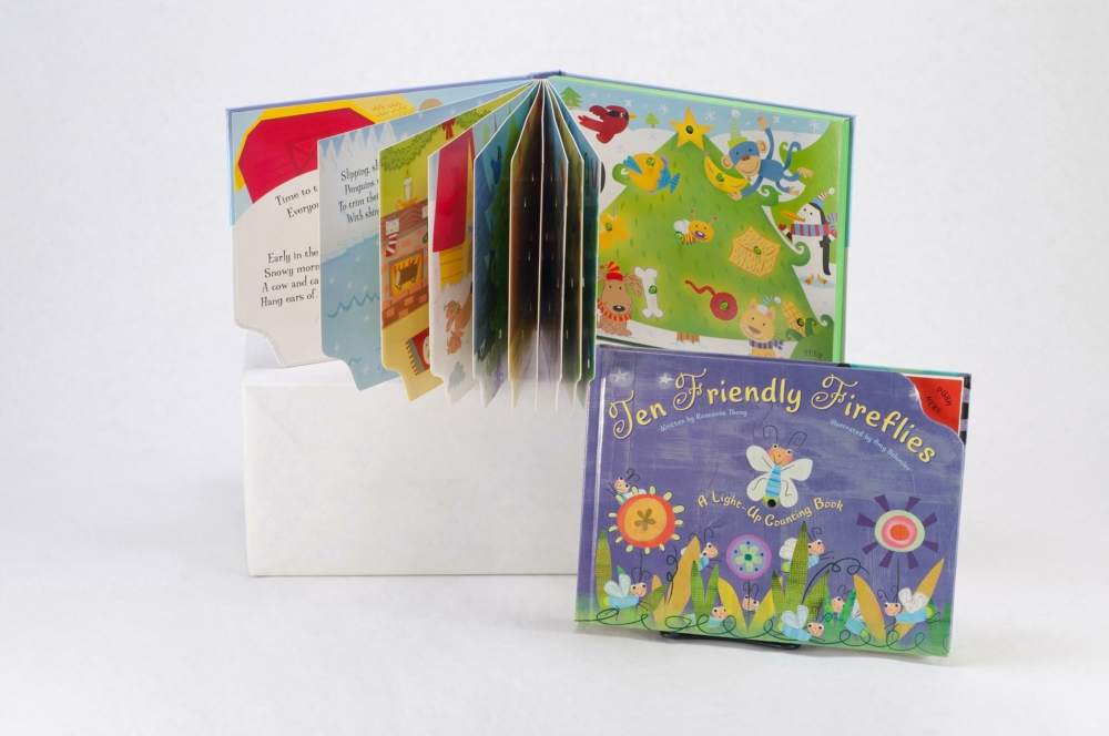 39997 Globalpsd099 children's book, casebound board book with die cut case and pages