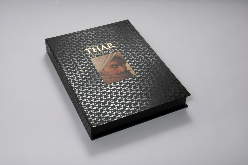 40076 AWF5389-2  hardcover, casebound, PLC, clamshell box, spot UV, tip-on, foil stamping