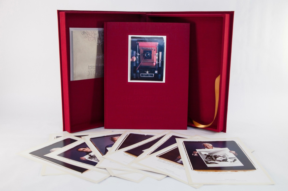 44138 MG 9544 Clamshell box with cloth, cloth casewrap, tip-on, deep blind debossing, coffee table book, hardcover book, ribbon pull, vellum envelope, pocket, inserts, metallic PMS